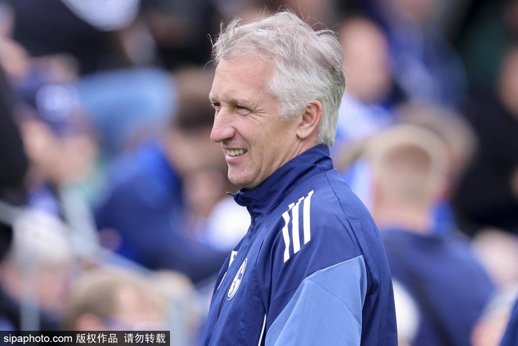 包含沙尔克遭遇失利，德甲保级形势愈发严峻，表现亮眼的词条