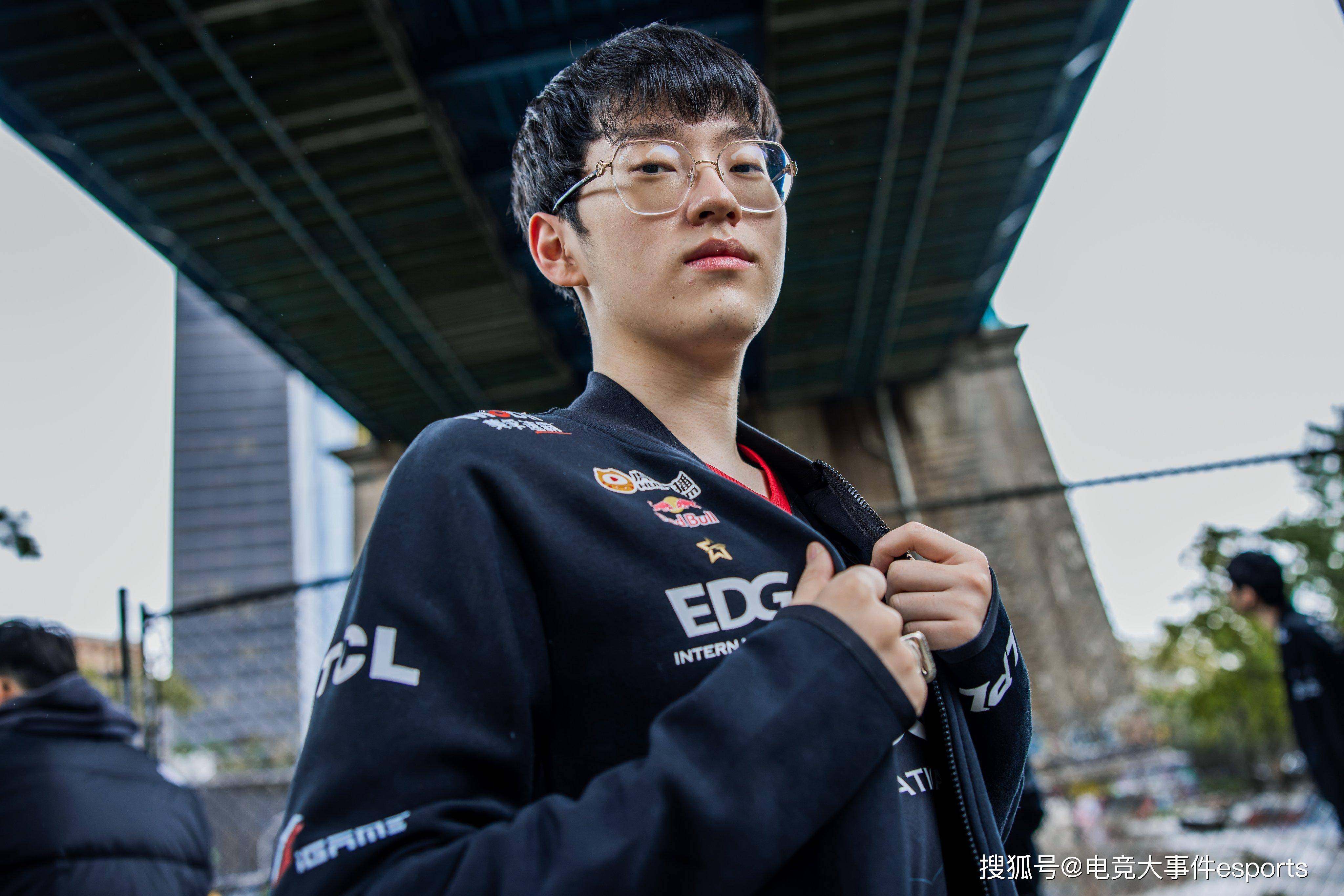 GEN横扫DRX,Clid打出惊人五杀顶尖较量四强赛,留下经典瞬间 GEN横扫DRX,Clid打出惊人五杀顶尖较量四强赛,留下经典瞬间