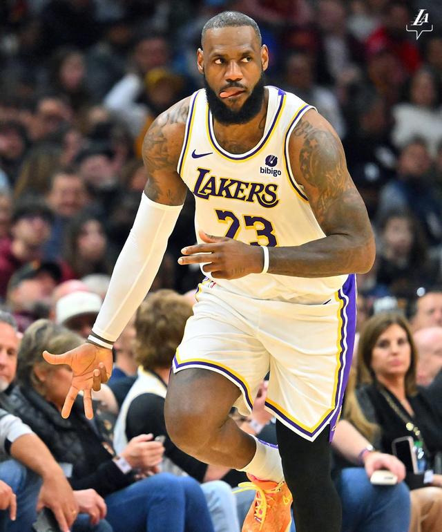 DFM碾压HKA,ShowMaker关键团战开团秒人强强对话入围赛,技惊四座的简单介绍 DFM碾压HKA,ShowMaker关键团战开团秒人强强对话入围赛,技惊四座的简单介绍