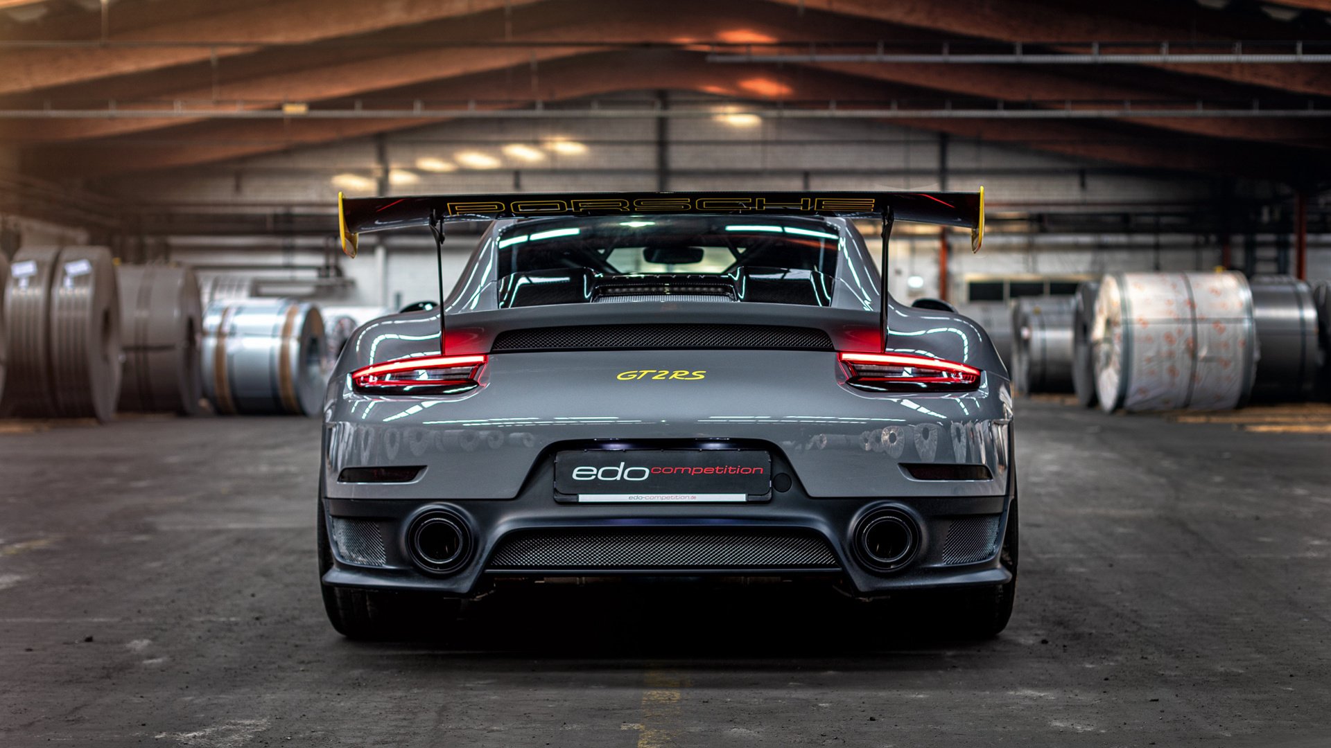 德甲争冠战之夜，当巨星们黯然神伤，劳塔罗用最沉默的方式撕掉了所有质疑标签