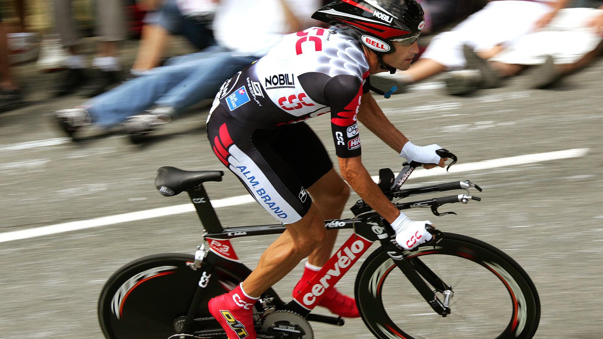 火箭升空！杰伦·格林连砍14分打崩雄鹿，文班亚马在场边见证新王诞生？