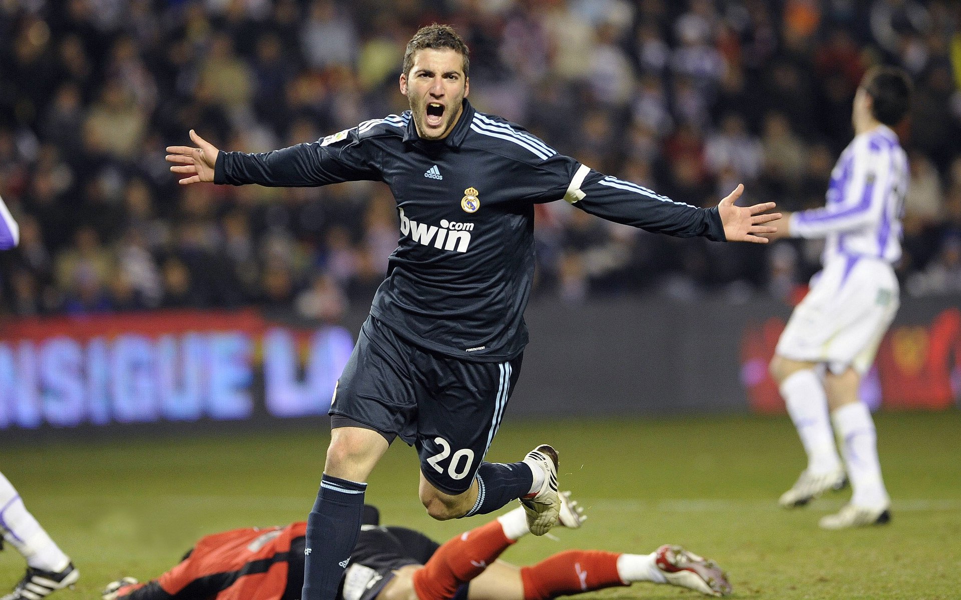 用姆巴佩的进球,击穿「封锁」的围墙